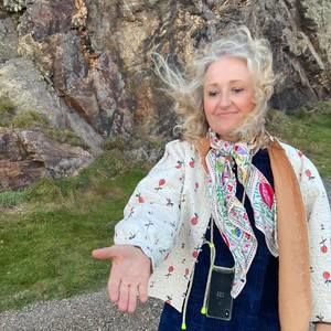 Meet your Posher, Helen